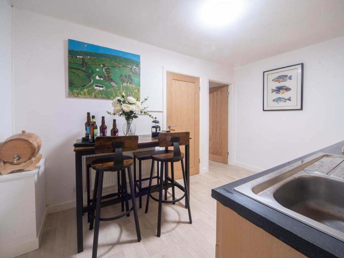 Castle View - Flat In Mumbles - Free Parking Apartment Oystermouth ภายนอก รูปภาพ