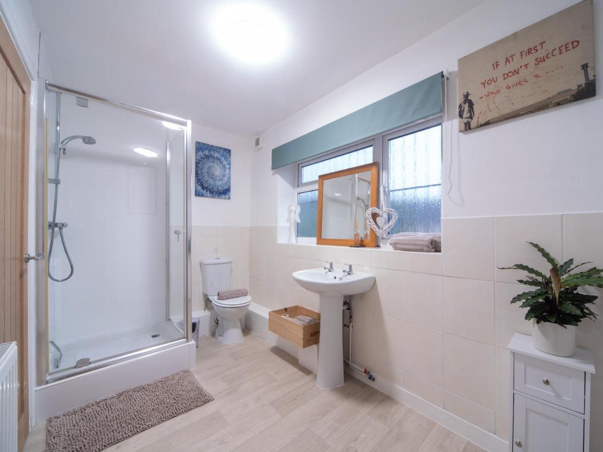 Castle View - Flat In Mumbles - Free Parking Apartment Oystermouth ภายนอก รูปภาพ